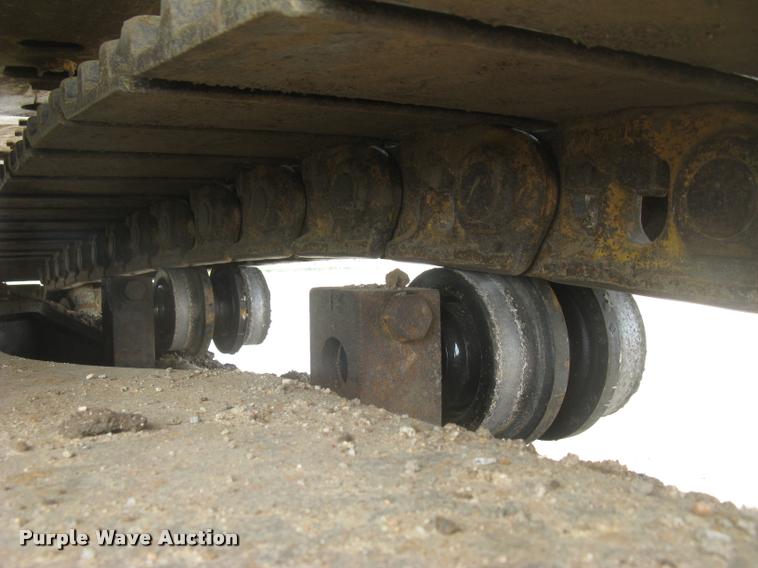 image for item L3869 2005 Caterpillar 330C L excavator