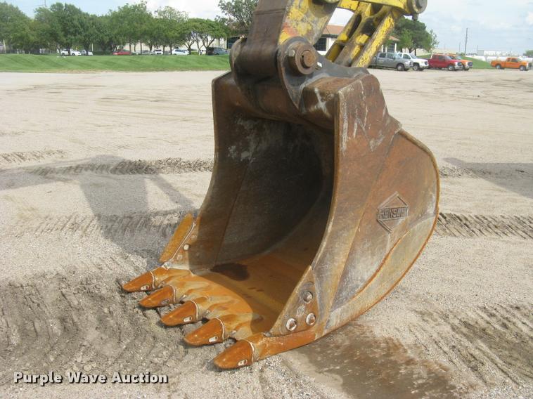 image for item L3870 2004 Komatsu PC300LC-7L excavator