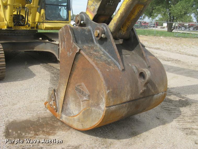 image for item L3870 2004 Komatsu PC300LC-7L excavator