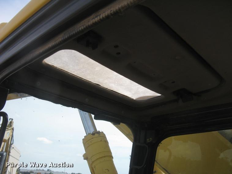 image for item L3870 2004 Komatsu PC300LC-7L excavator