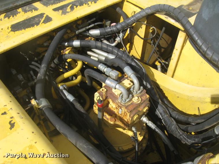 image for item L3870 2004 Komatsu PC300LC-7L excavator