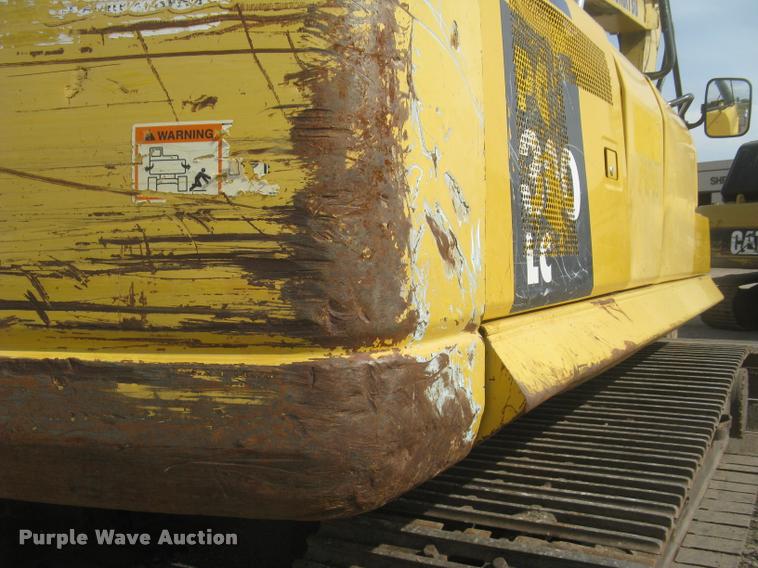 image for item L3870 2004 Komatsu PC300LC-7L excavator