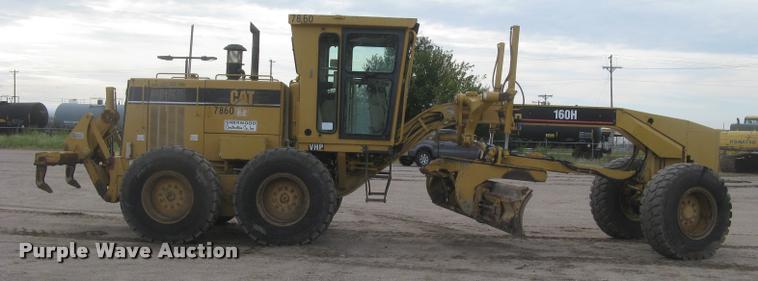 image for item L3871 1998 Caterpillar 160H motor grader