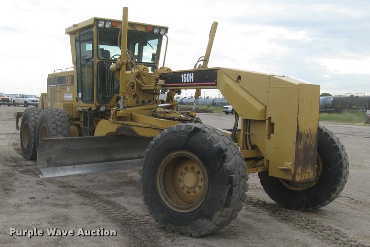 image for item L3871 1998 Caterpillar 160H motor grader