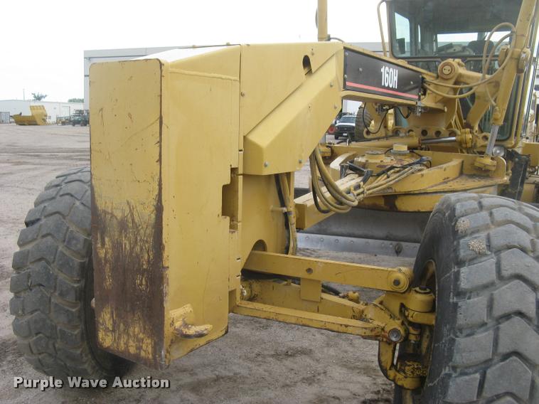 image for item L3871 1998 Caterpillar 160H motor grader
