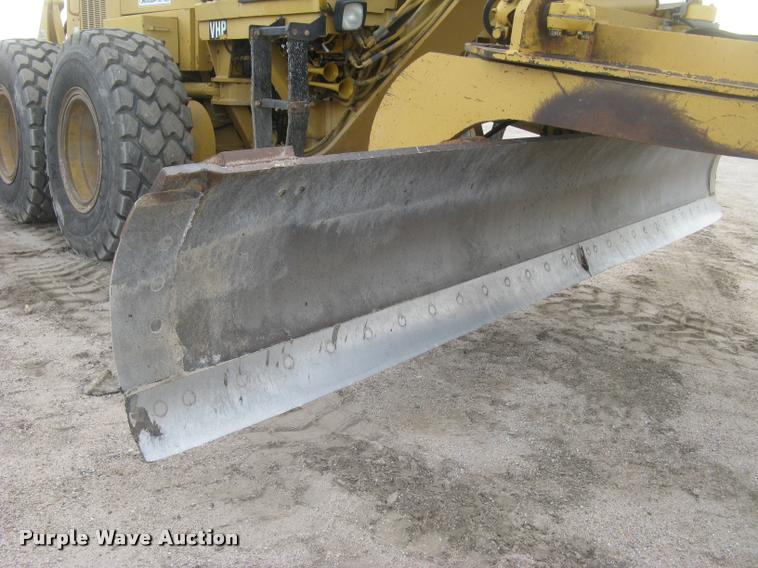 image for item L3871 1998 Caterpillar 160H motor grader