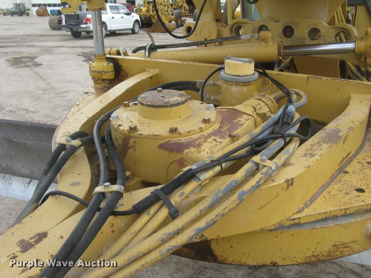 image for item L3871 1998 Caterpillar 160H motor grader