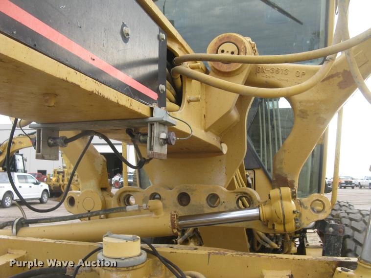 image for item L3871 1998 Caterpillar 160H motor grader