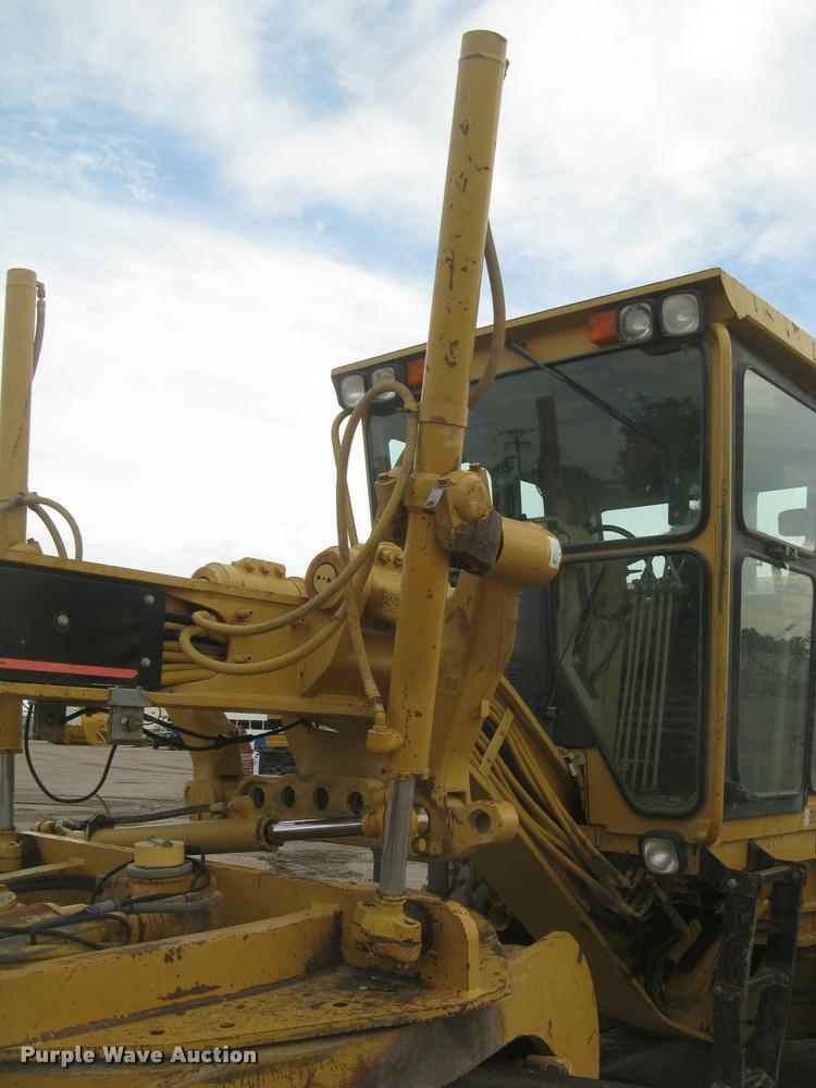 image for item L3871 1998 Caterpillar 160H motor grader