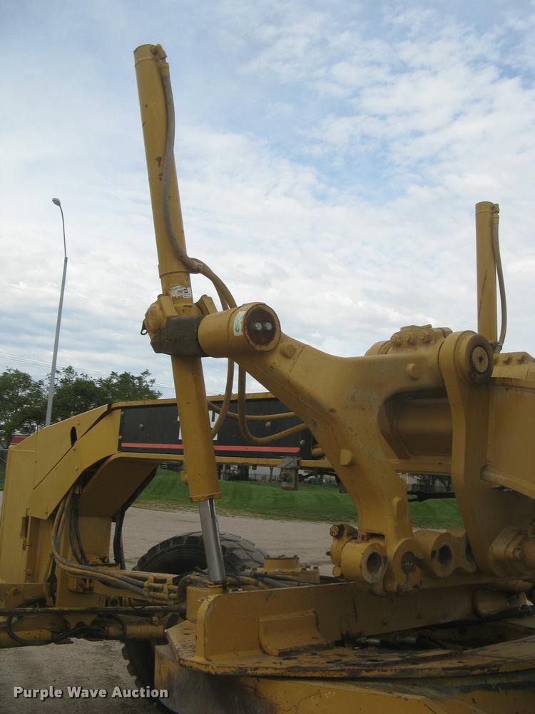 image for item L3871 1998 Caterpillar 160H motor grader