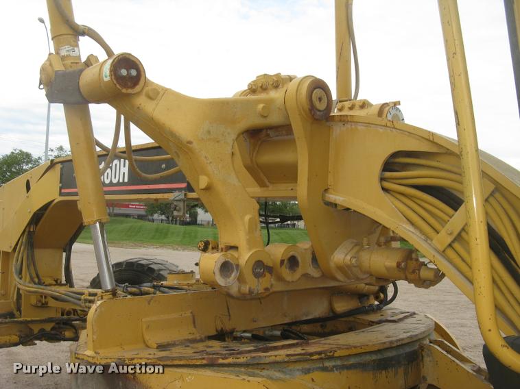 image for item L3871 1998 Caterpillar 160H motor grader