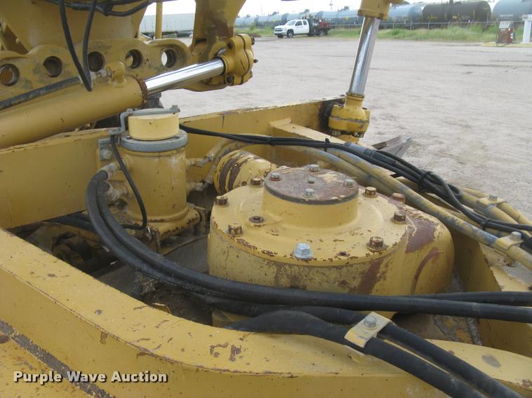 image for item L3871 1998 Caterpillar 160H motor grader