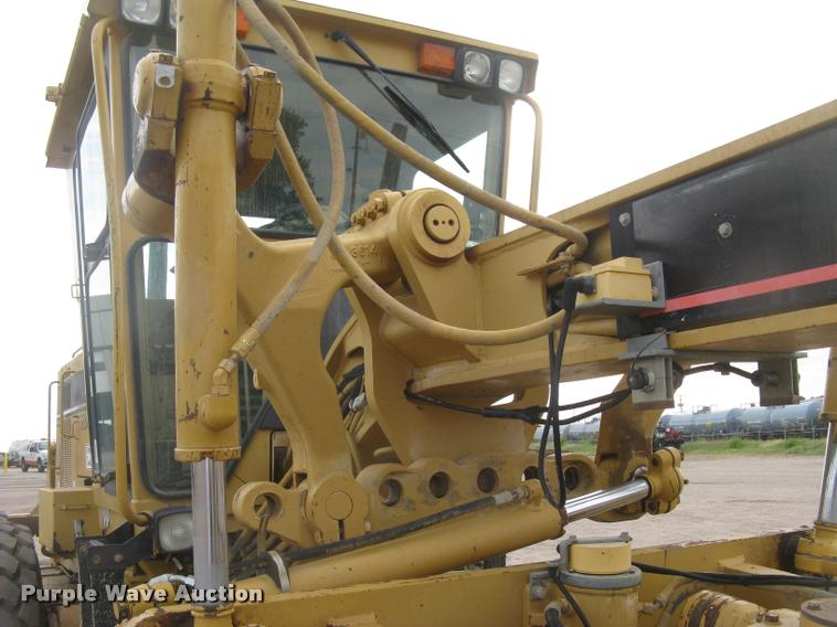image for item L3871 1998 Caterpillar 160H motor grader
