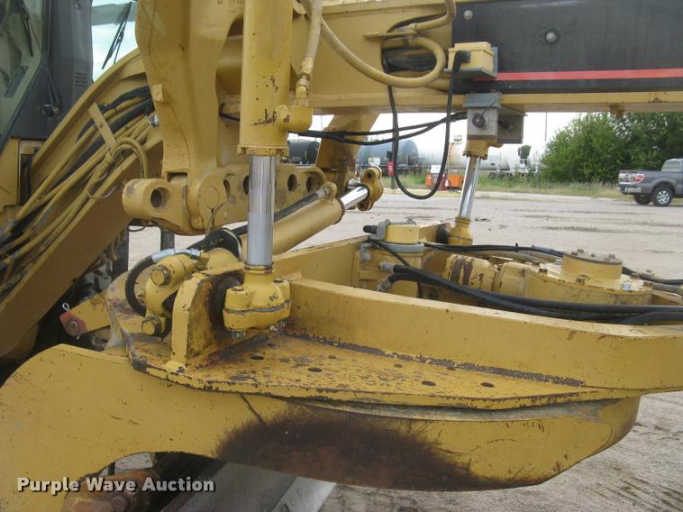 image for item L3871 1998 Caterpillar 160H motor grader