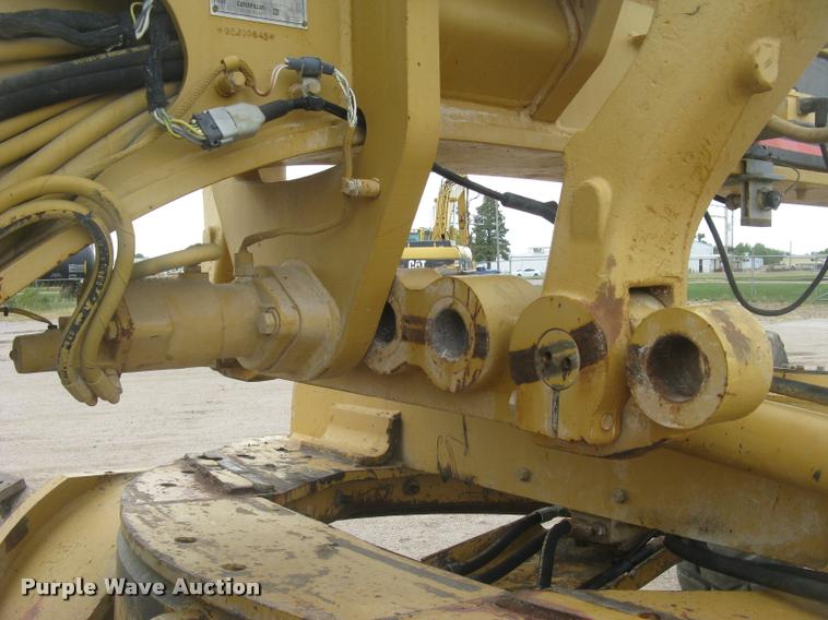 image for item L3871 1998 Caterpillar 160H motor grader