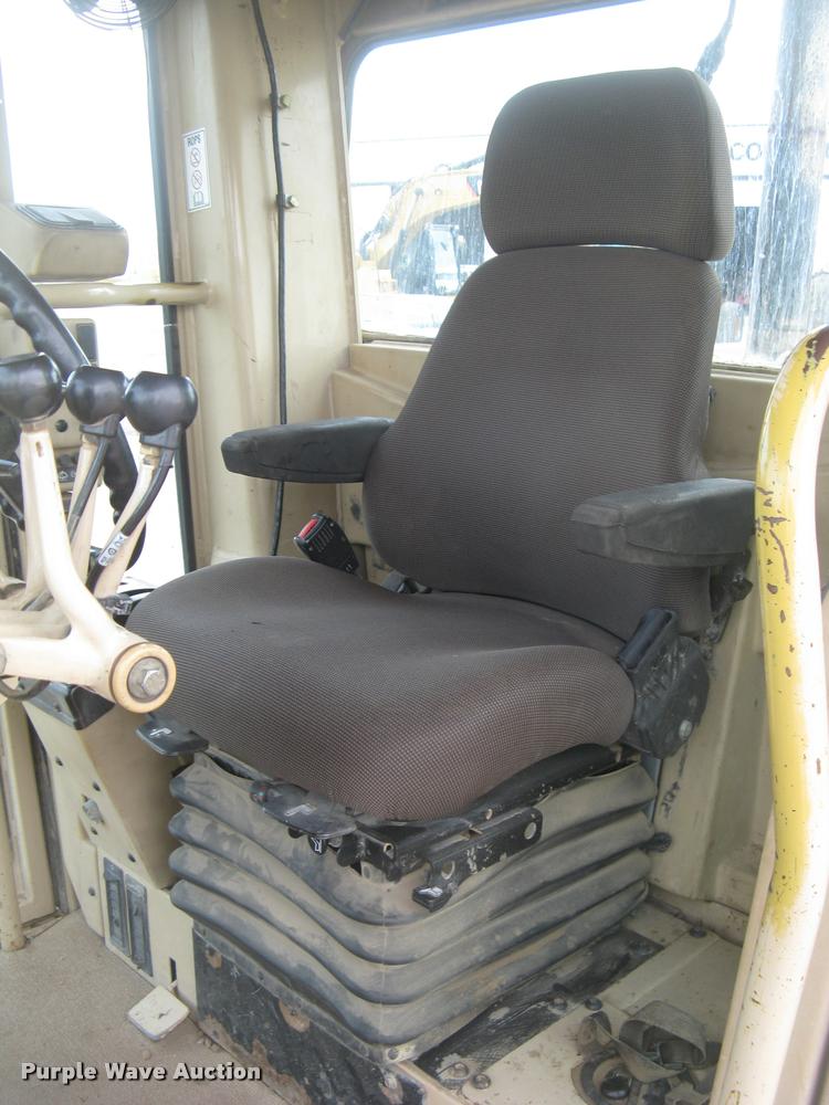 image for item L3871 1998 Caterpillar 160H motor grader