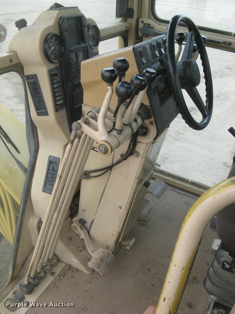 image for item L3871 1998 Caterpillar 160H motor grader