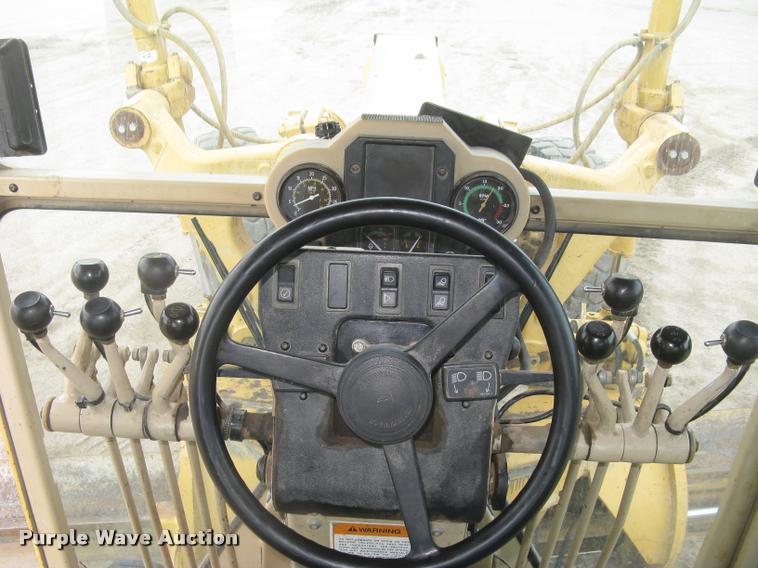 image for item L3871 1998 Caterpillar 160H motor grader