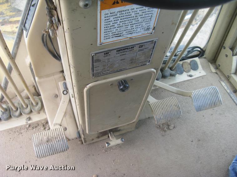 image for item L3871 1998 Caterpillar 160H motor grader