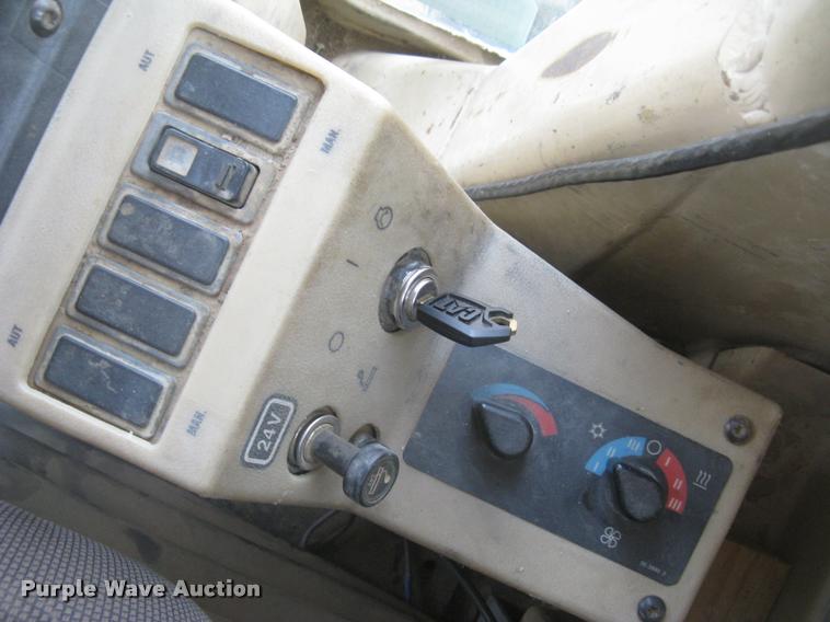 image for item L3871 1998 Caterpillar 160H motor grader