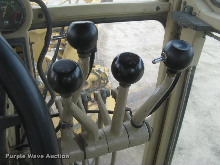 image for item L3871 1998 Caterpillar 160H motor grader