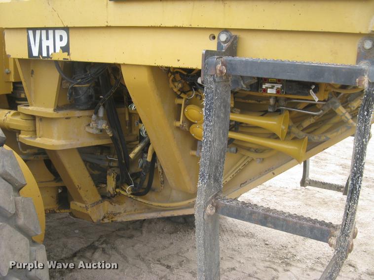 image for item L3871 1998 Caterpillar 160H motor grader