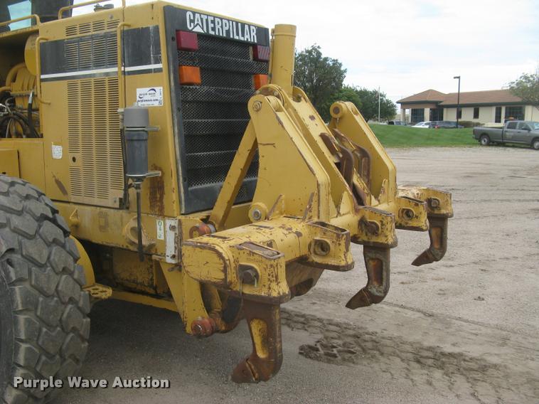 image for item L3871 1998 Caterpillar 160H motor grader