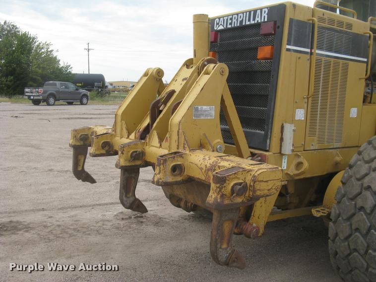 image for item L3871 1998 Caterpillar 160H motor grader