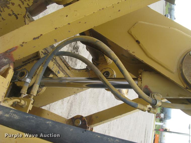 image for item L3871 1998 Caterpillar 160H motor grader