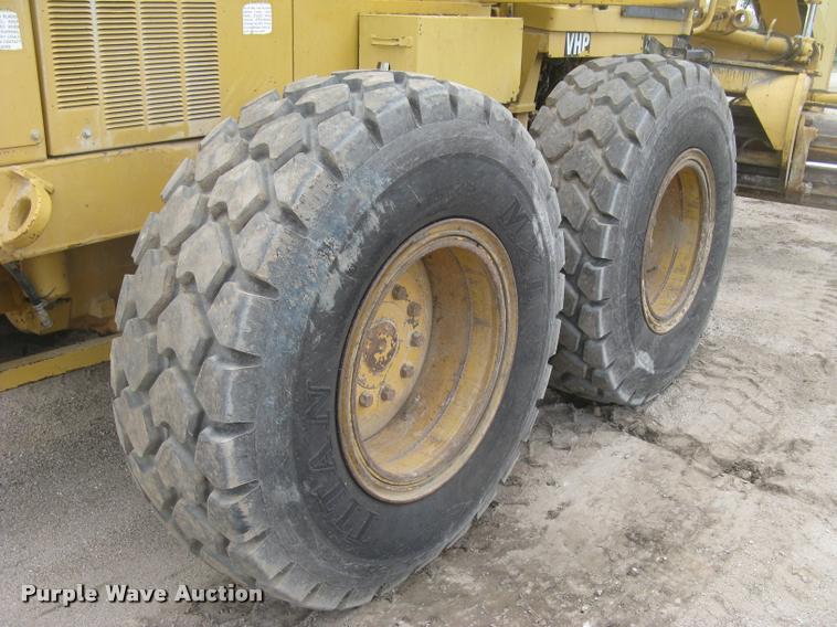 image for item L3871 1998 Caterpillar 160H motor grader