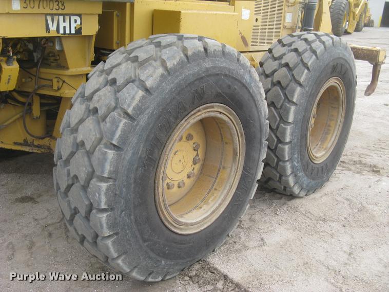 image for item L3871 1998 Caterpillar 160H motor grader