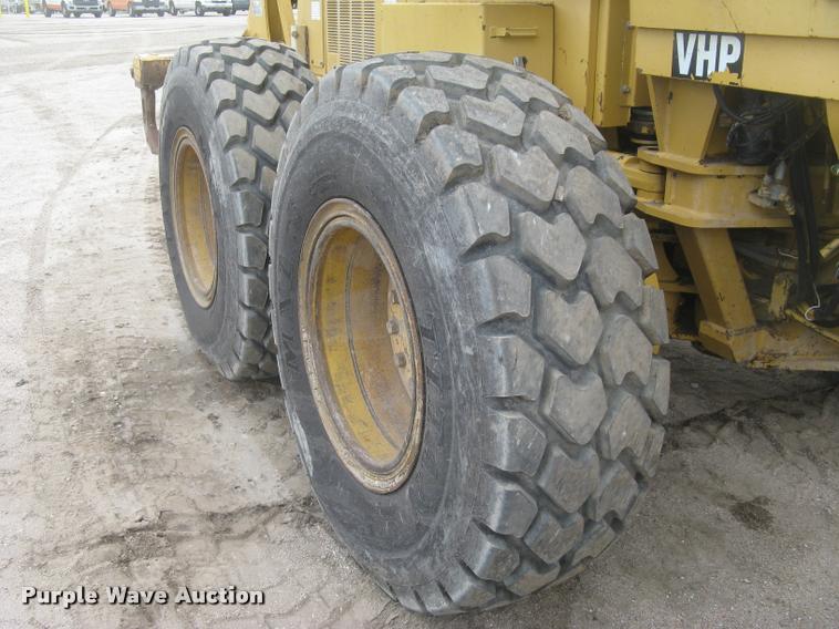 image for item L3871 1998 Caterpillar 160H motor grader