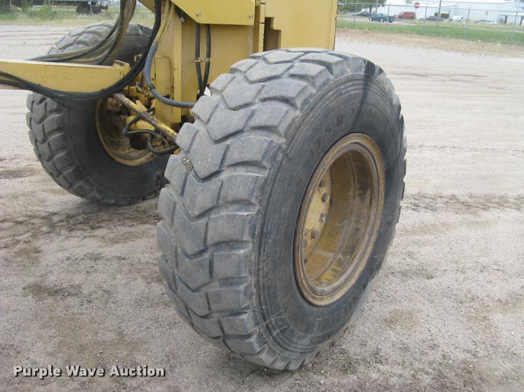 image for item L3871 1998 Caterpillar 160H motor grader