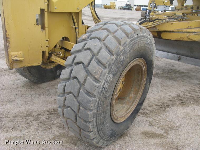 image for item L3871 1998 Caterpillar 160H motor grader