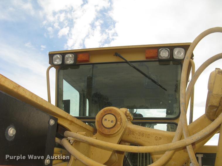 image for item L3871 1998 Caterpillar 160H motor grader