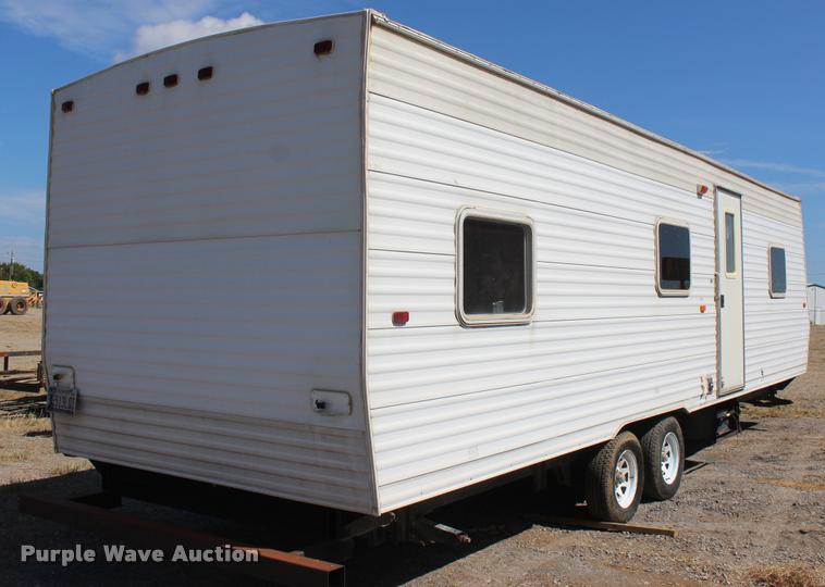 image for item L4768 2006 Gulfstream MPV-CV0H camper