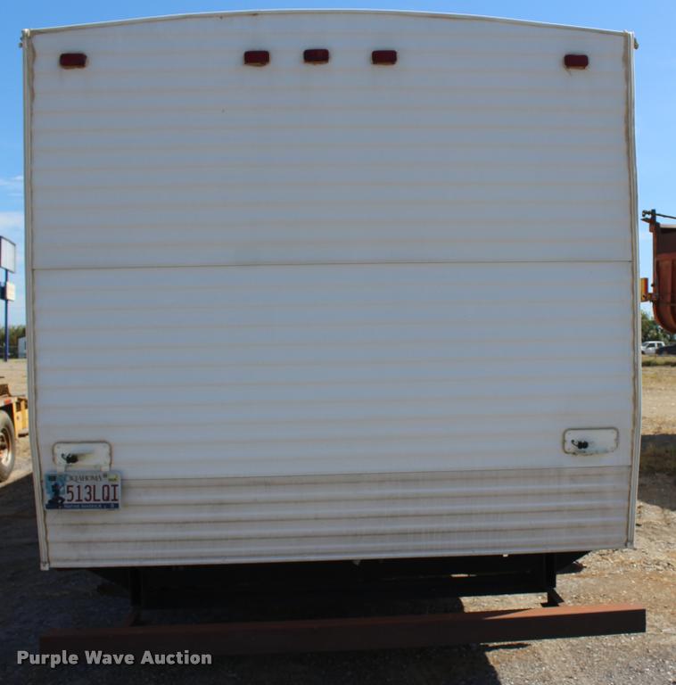 image for item L4768 2006 Gulfstream MPV-CV0H camper