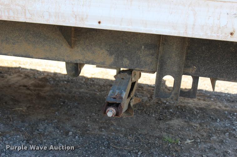 image for item L4768 2006 Gulfstream MPV-CV0H camper