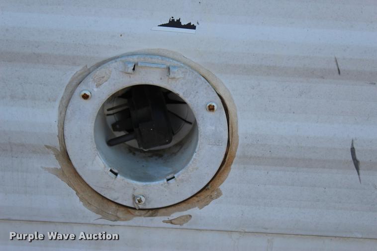 image for item L4768 2006 Gulfstream MPV-CV0H camper