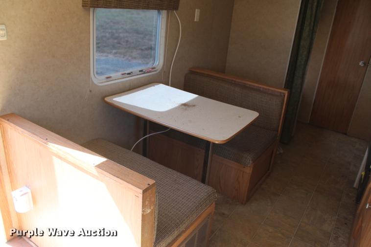 image for item L4768 2006 Gulfstream MPV-CV0H camper