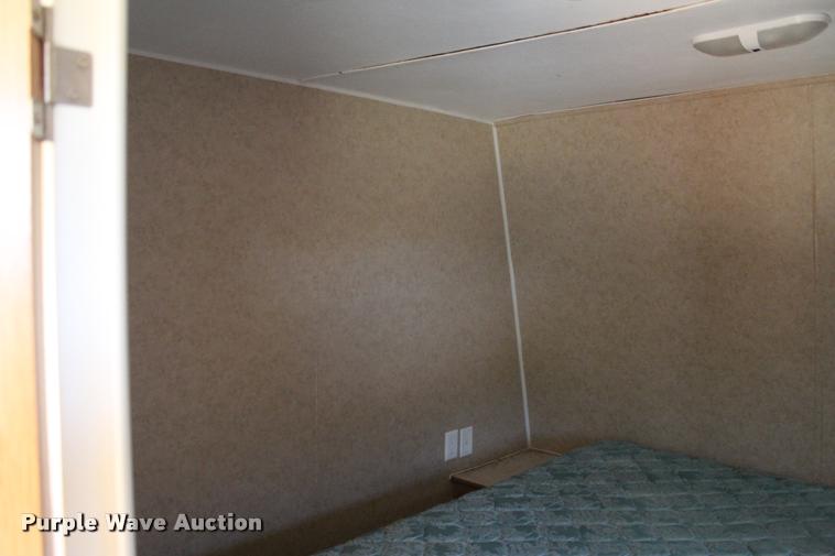 image for item L4768 2006 Gulfstream MPV-CV0H camper