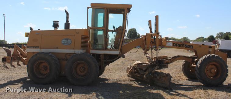 image for item L4784 Dresser 850 motor grader