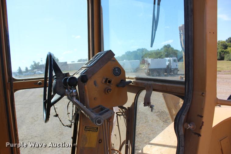 image for item L4784 Dresser 850 motor grader