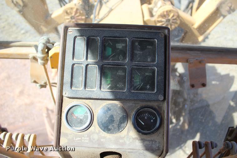 image for item L4784 Dresser 850 motor grader