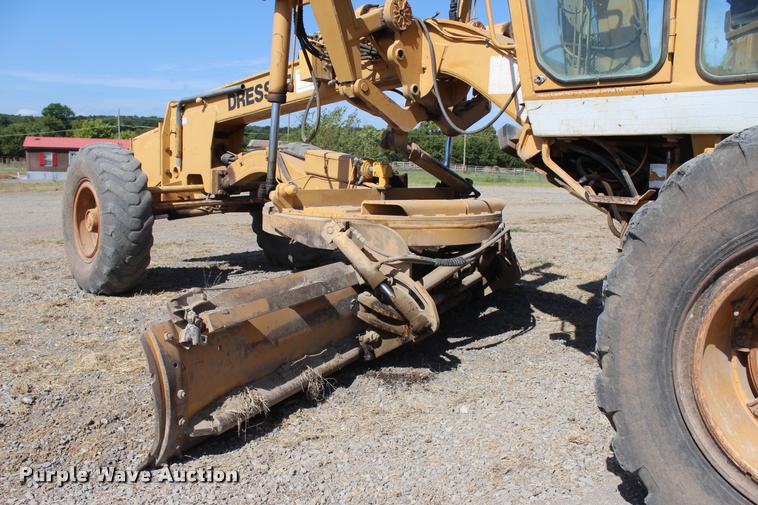 image for item L4784 Dresser 850 motor grader