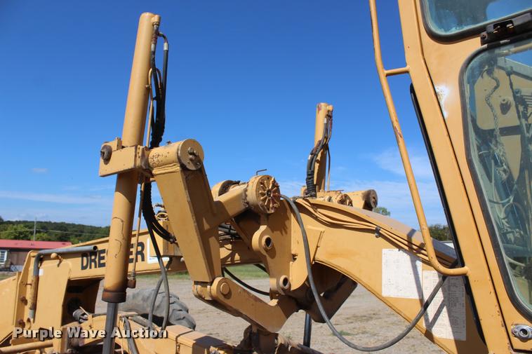 image for item L4784 Dresser 850 motor grader