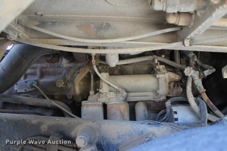 image for item L4785 1984 International C09670 tank truck