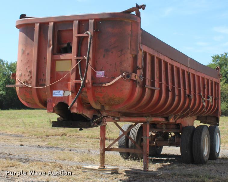 image for item L4786 1979 Fruehauf DP4-M-24 end dump trailer