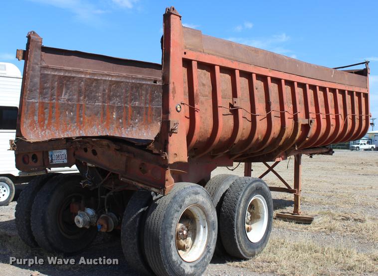 image for item L4786 1979 Fruehauf DP4-M-24 end dump trailer