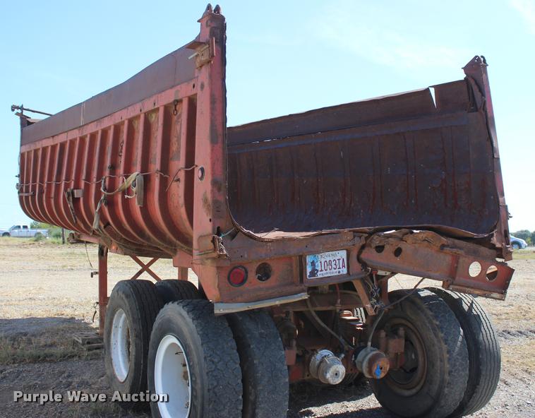 image for item L4786 1979 Fruehauf DP4-M-24 end dump trailer